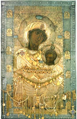Иверская икона Божией Матери. 1-я пол. XI или нач. XII в. Оклад нач. XVI в. (Иверский мон-рь на Афоне)
